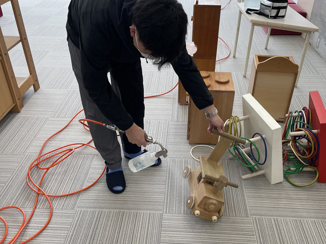 「チタニア」コーティング作業